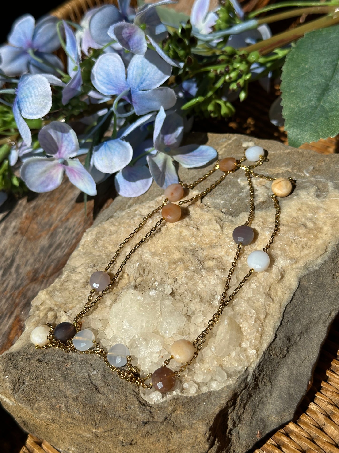 Agate and  Chain necklace